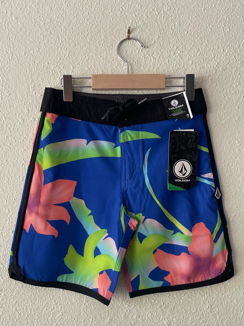 NWT Volcom Boys Mod-Tech Boardshorts Size 7 Electric Blue Floral Surf Swim